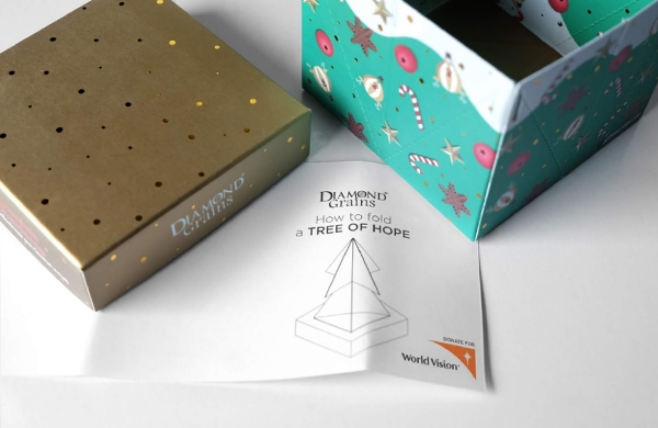 巧克力盒化身圣誕樹！包裝結構創意為顧客帶來的驚喜體驗